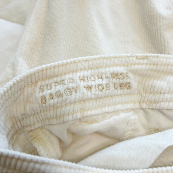 American Eagle Super High Rise Baggy Wide Leg Corduroy Pants Cream 12R - Picture 4 of 8